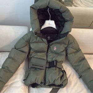 Moncler Grenoble Bouquetin ski jacket
by Moncler Grenoble